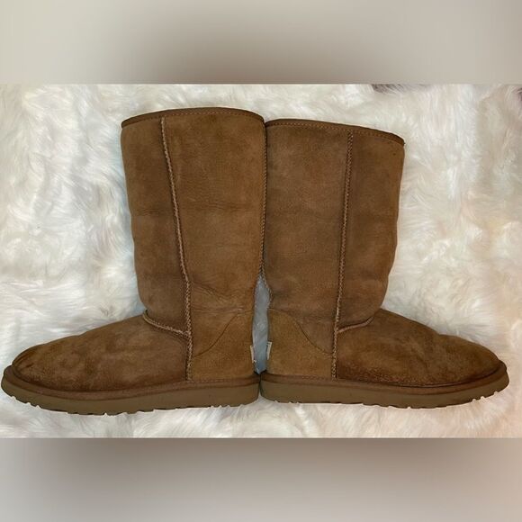 UGG Suede Boots Size 7 - Picture 1 of 15